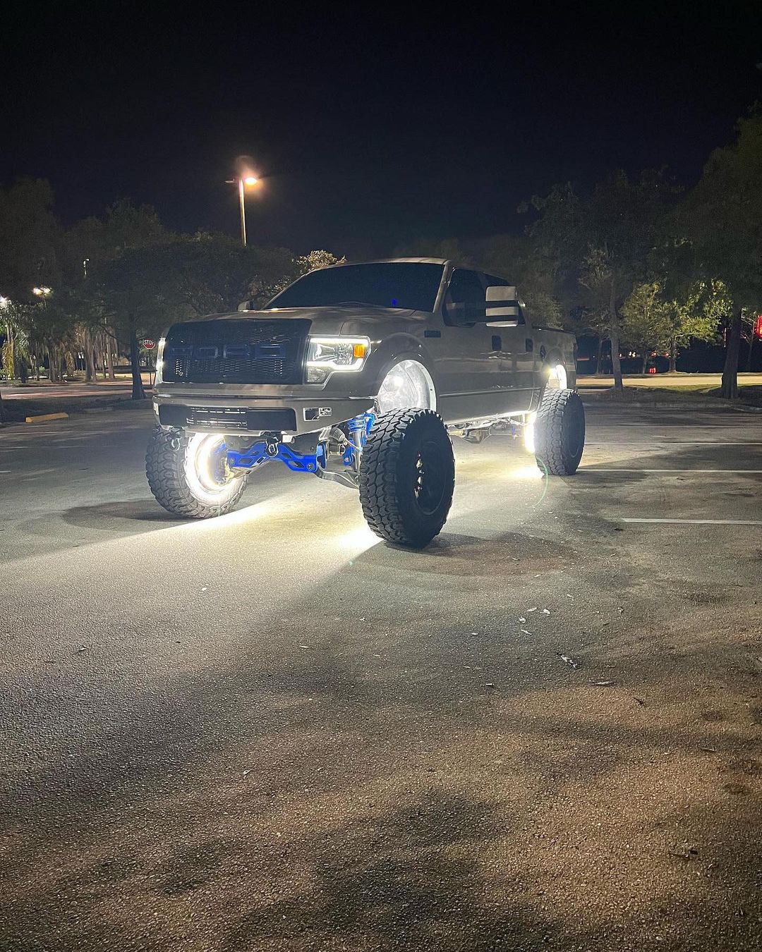 Southern Lumen's high-intensity pure white wheel lights deliver ultra-bright LED illumination and robust construction for enhanced vehicle aesthetics and performance.